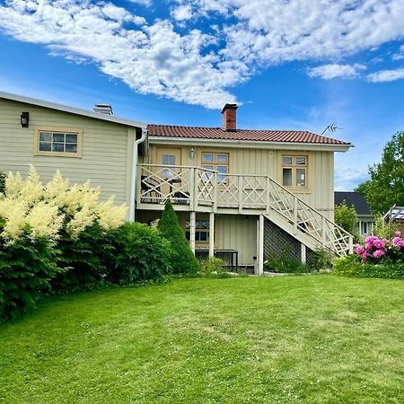 Charmigt Sekelskifteshus Med Naerhet Till Det Mesta Eskilstuna Exterior photo