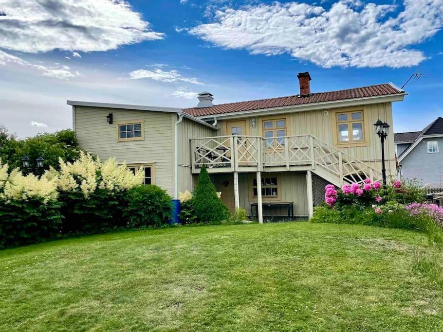 Charmigt Sekelskifteshus Med Naerhet Till Det Mesta Eskilstuna Exterior photo